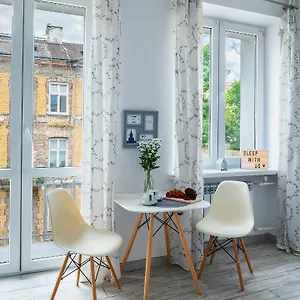 Emilii Plater 12 Prywatne Mieszkanie Z Balkonem 400 M Od Dworca Centralnego Samodzielne Zameldowanie! Self Check-in System! Apartamento